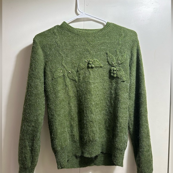 green pearl sweater! - Picture 2 of 4